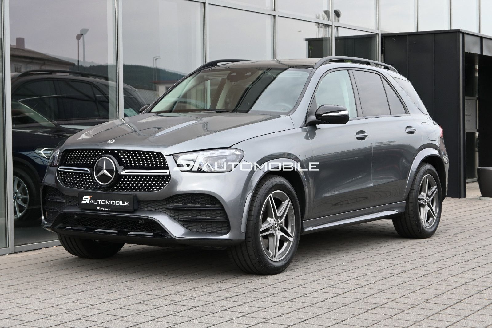 Fahrzeugabbildung Mercedes-Benz GLE 350 de 4MAT. AMG + NIGHT °ACC°AHK°PANO°HUD°