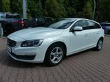 Volvo V60*D3*Automatik*Klima*SHZ*Xenon*Navi*Kam - Volvo V60 mit Diesel-Antrieb: Kombi, Automatik