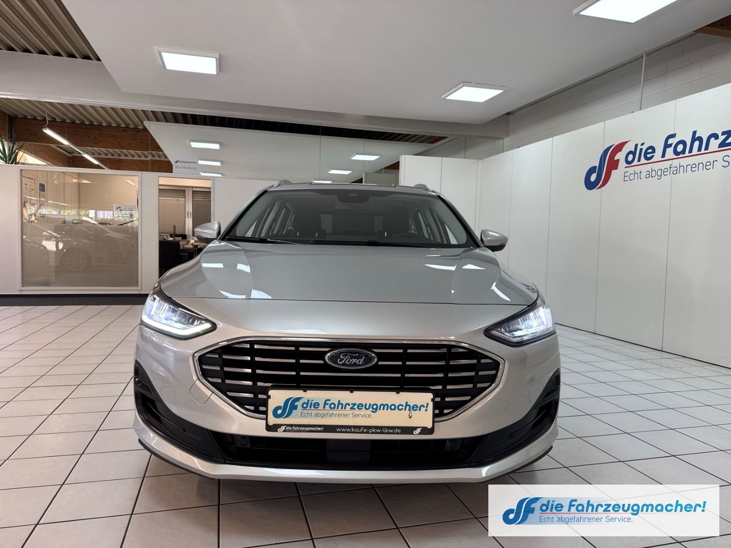 Fahrzeugabbildung Ford Focus Turnier Titanium Navi LED ACC El. Heckklap