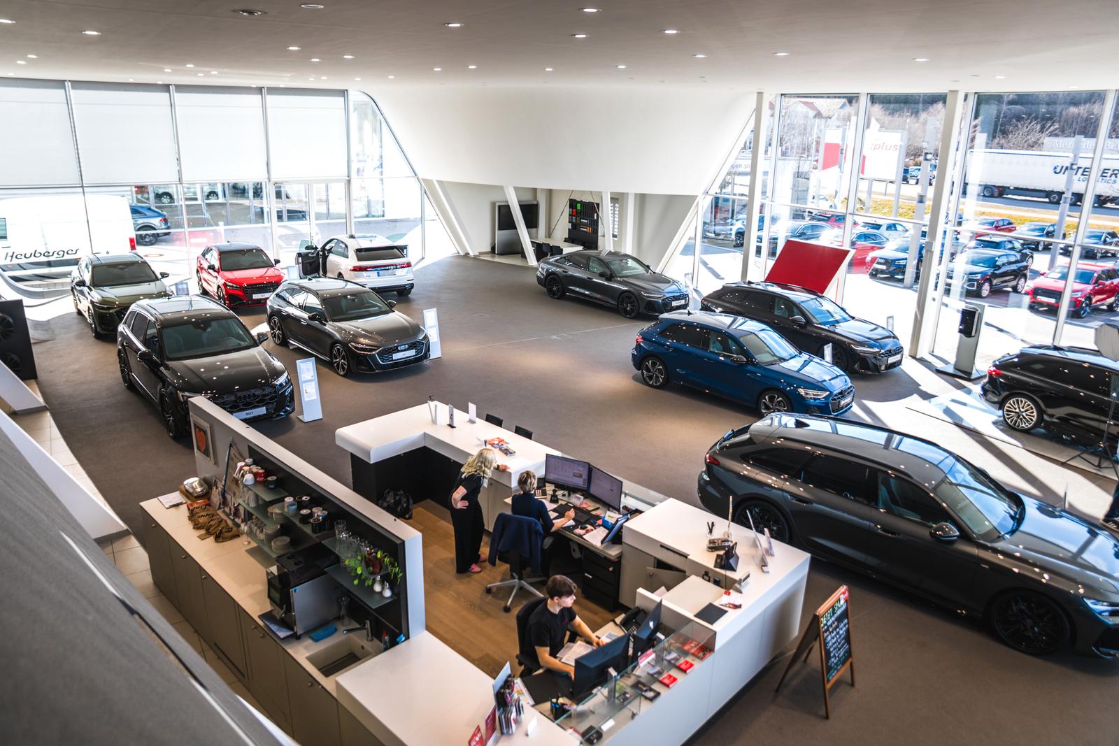 showroom-image-top