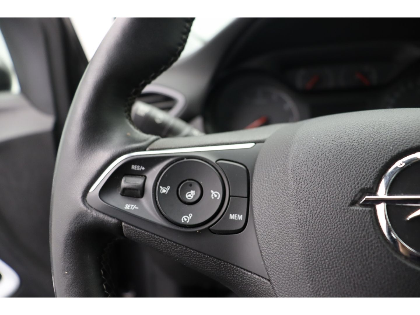 Fahrzeugabbildung Opel Crossland Opel 2020 Kamera Totwinkelass Einparkh
