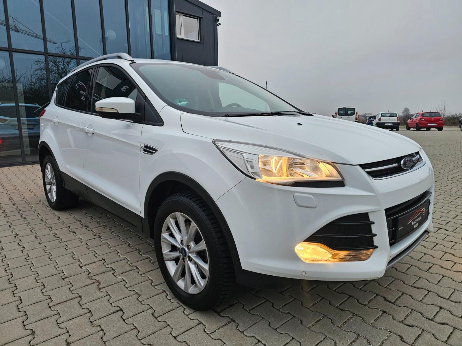 Ford Kuga Titanium,Navi,SH,Teilleder,8Xbereift,Euro 6