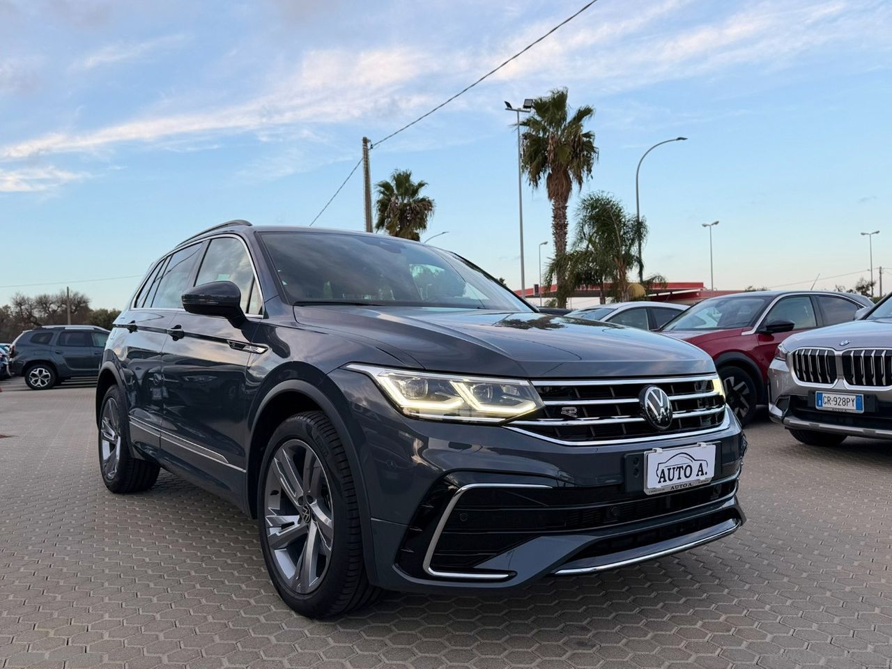 Volkswagen VOLKSWAGEN Tiguan 2.0 TDI 150CV SCR DSG R-Line imagem 3