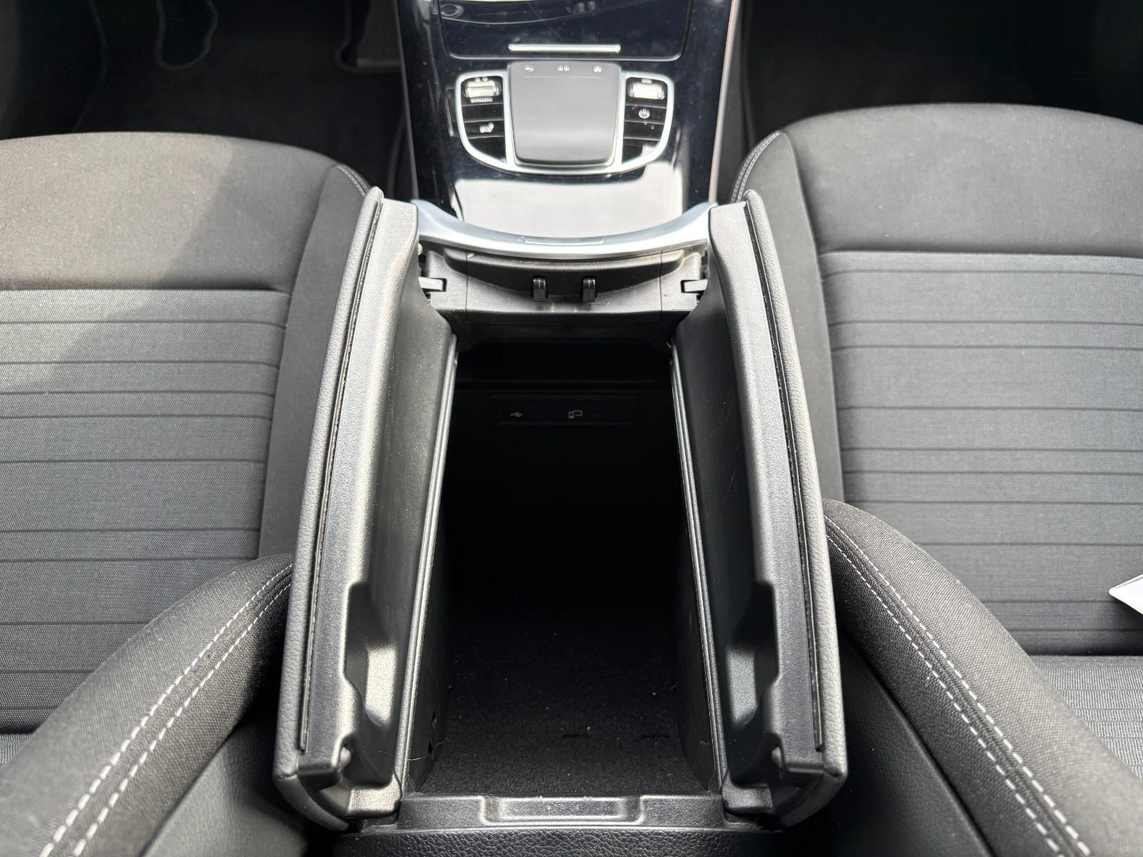 MERCEDES-BENZ EQC 400 4MATIC 408ch - MBUX - MULTIBEAM LED - CAMÉRA DE RECUL - NAVIGATION - APPLE CARPLAY