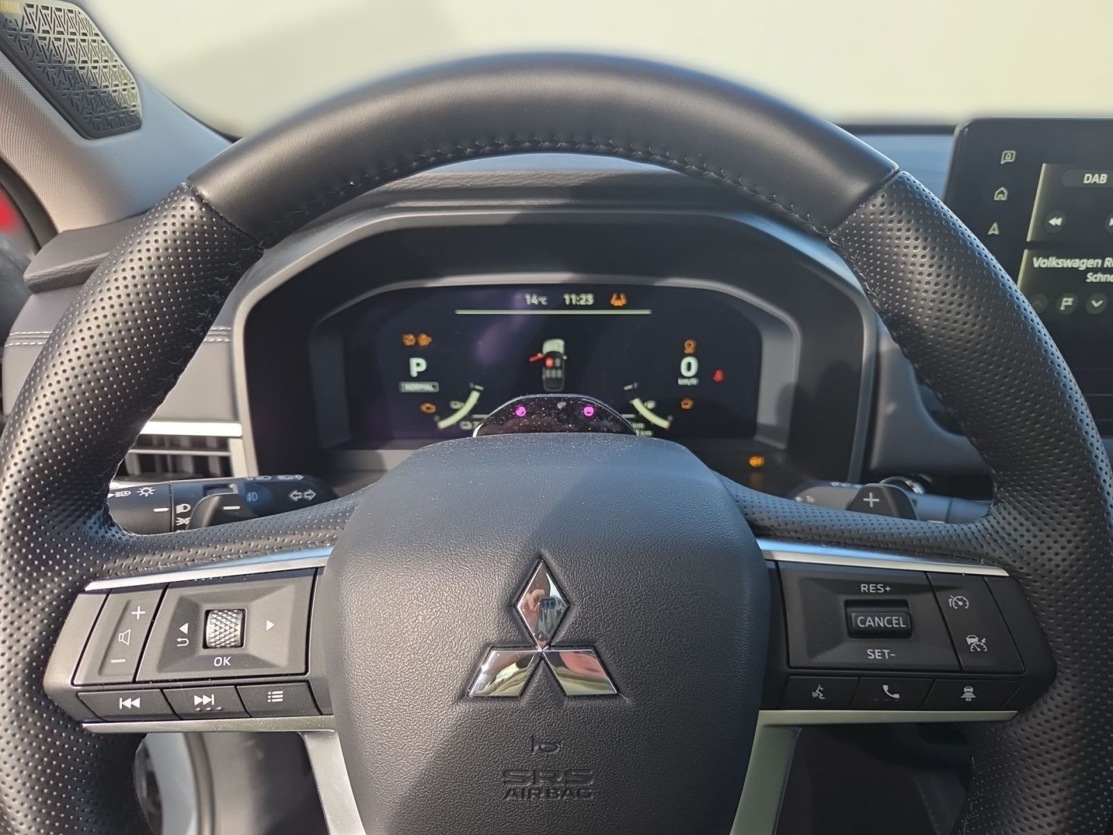 Fahrzeugabbildung Mitsubishi Outlander 2.4 PHEV  " TOP " AHK "