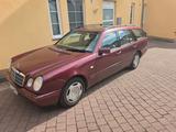 Mercedes-Benz E 200 T CLASSIC Classic - gebrauchte Mercedes-Benz E 200 aus dem Jahr 1997