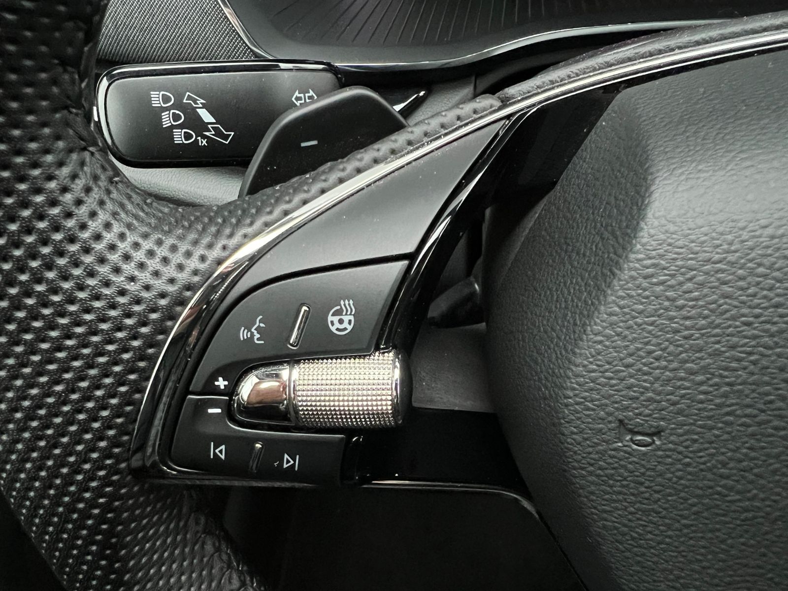 Fahrzeugabbildung SKODA Octavia Combi IV Sportline 2.0 TSI DSG 4x4 *LED,