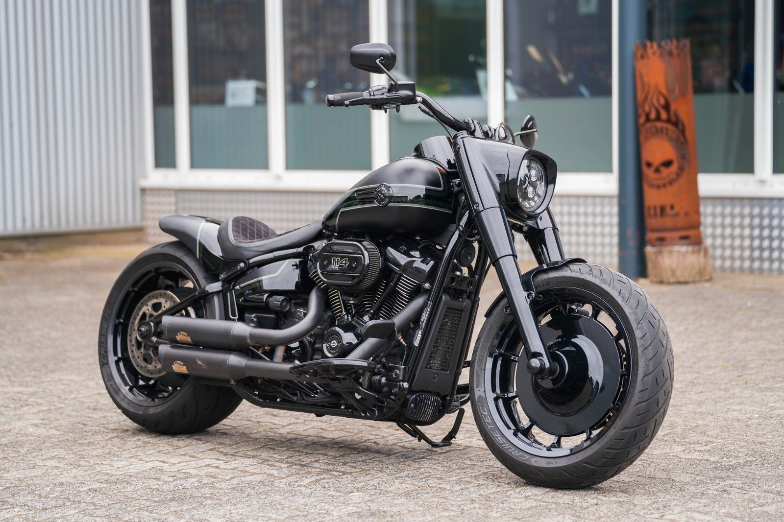 Fahrzeugabbildung Harley-Davidson DARK BOY 114 cui - FAT BOY FLFBS - JEKILL & HYDE
