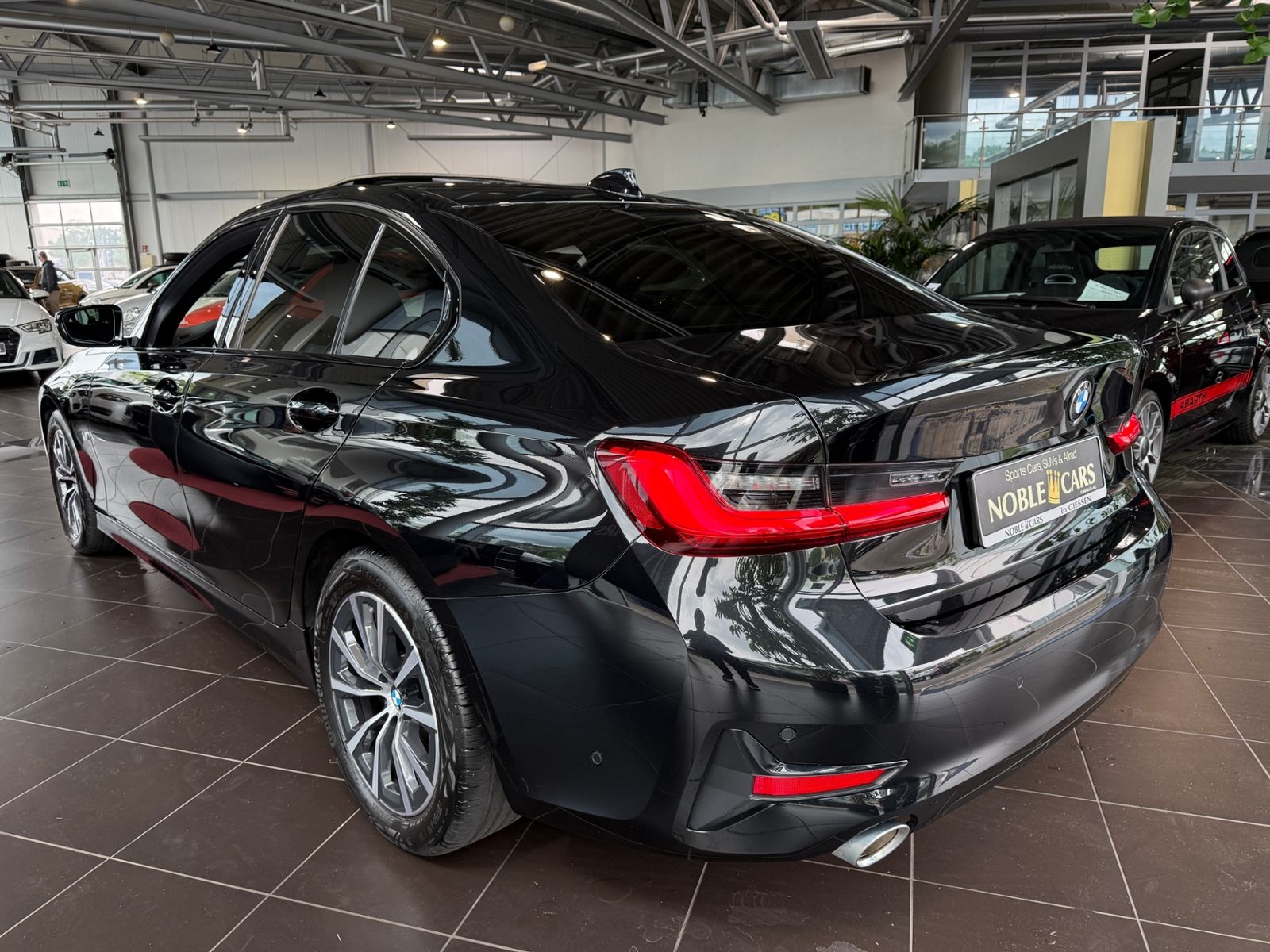 Fahrzeugabbildung BMW 320i  Sport Line GSD ACC HUD LASER 360°