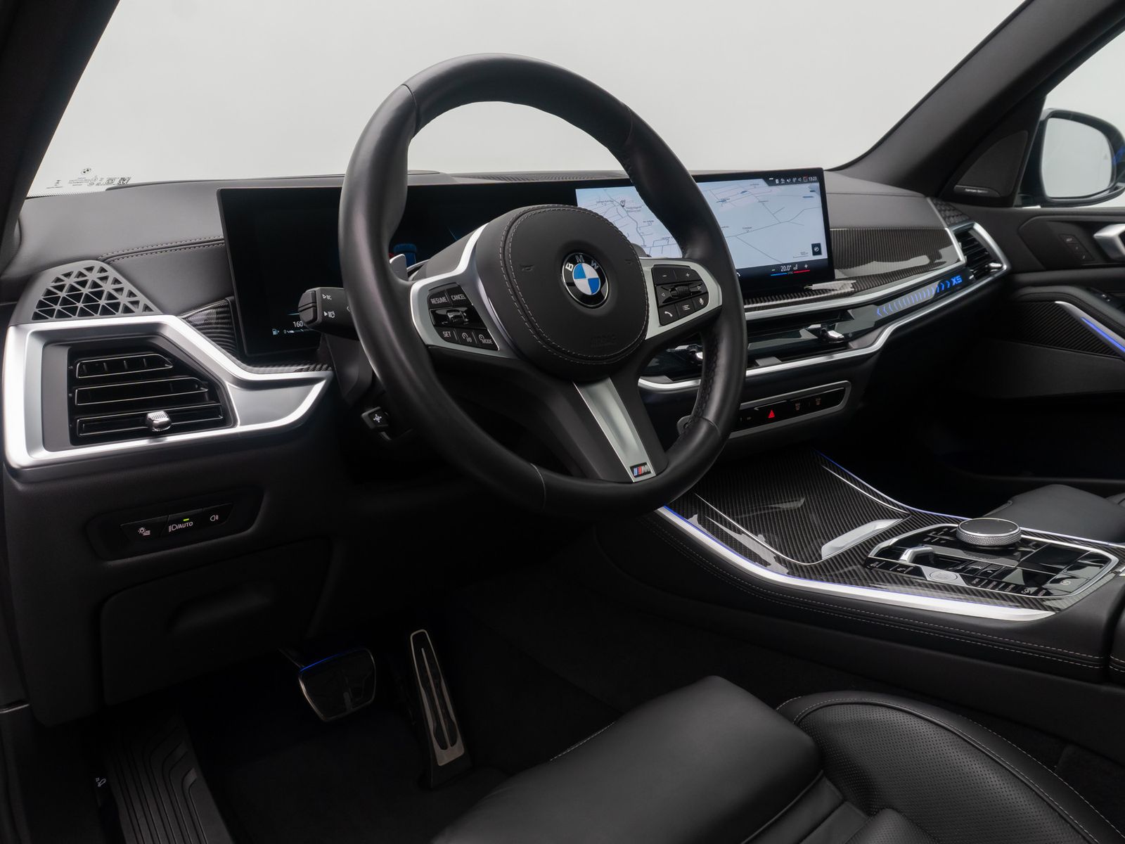 Fahrzeugabbildung BMW X5 xD40d M Sport HUD 360&deg; SoftClose DAB AHK 21"