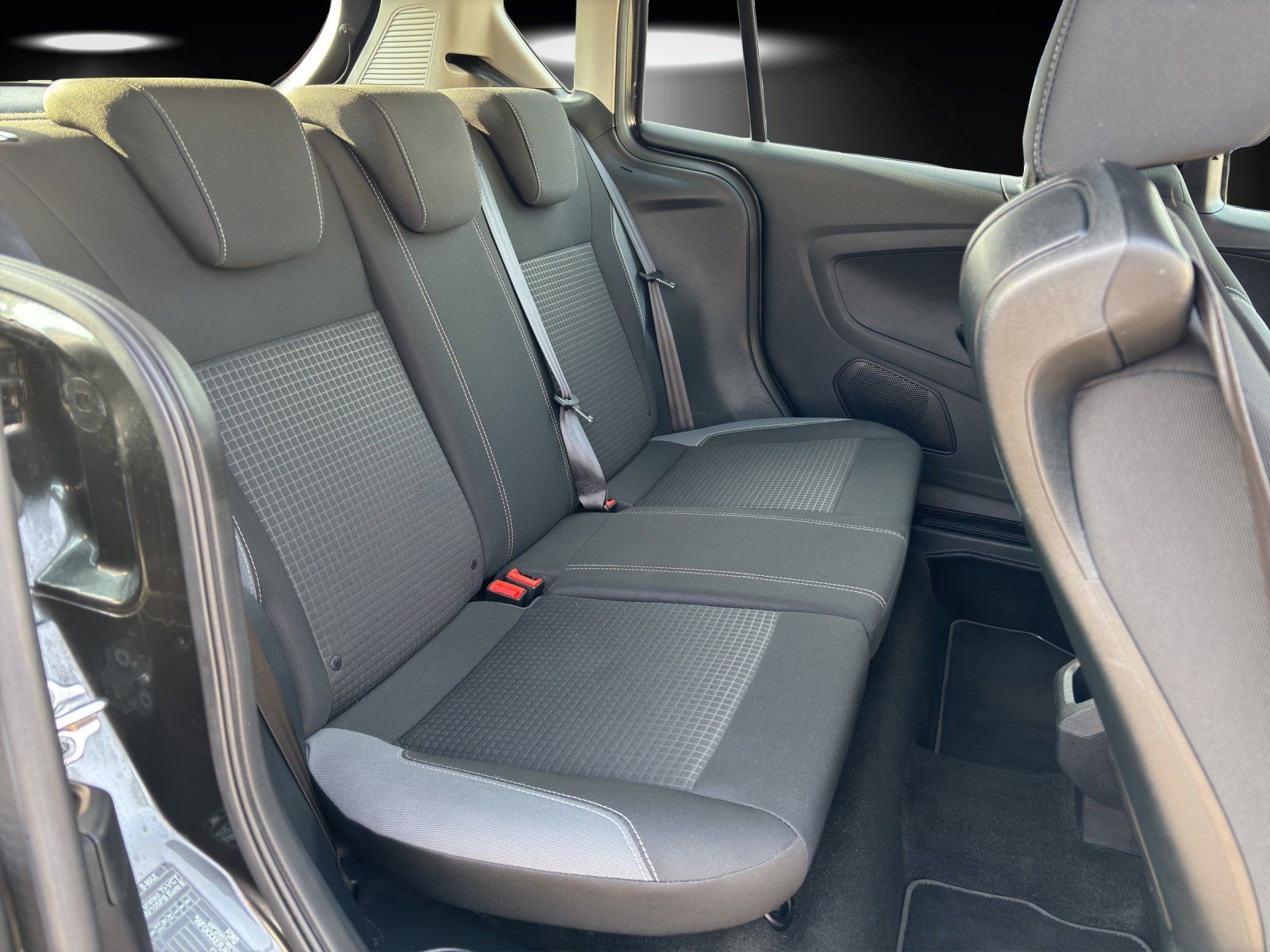 Fahrzeugabbildung Ford B-Max 1.6 Duratec SYNC Edition