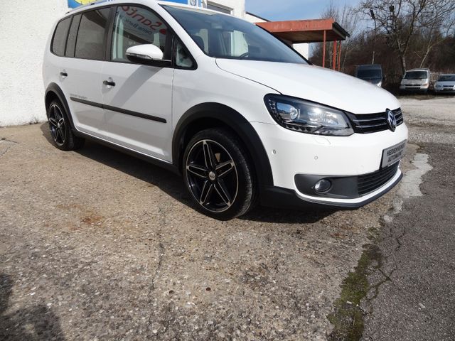 Fahrzeugabbildung Volkswagen CrossTouran/2.Hd/AHK/SitzH/140PS/PDC/Bi-Xenon/