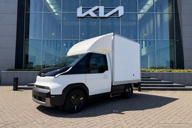 Kia PV5 Chassis Cab Smartbox Kofferaufbau