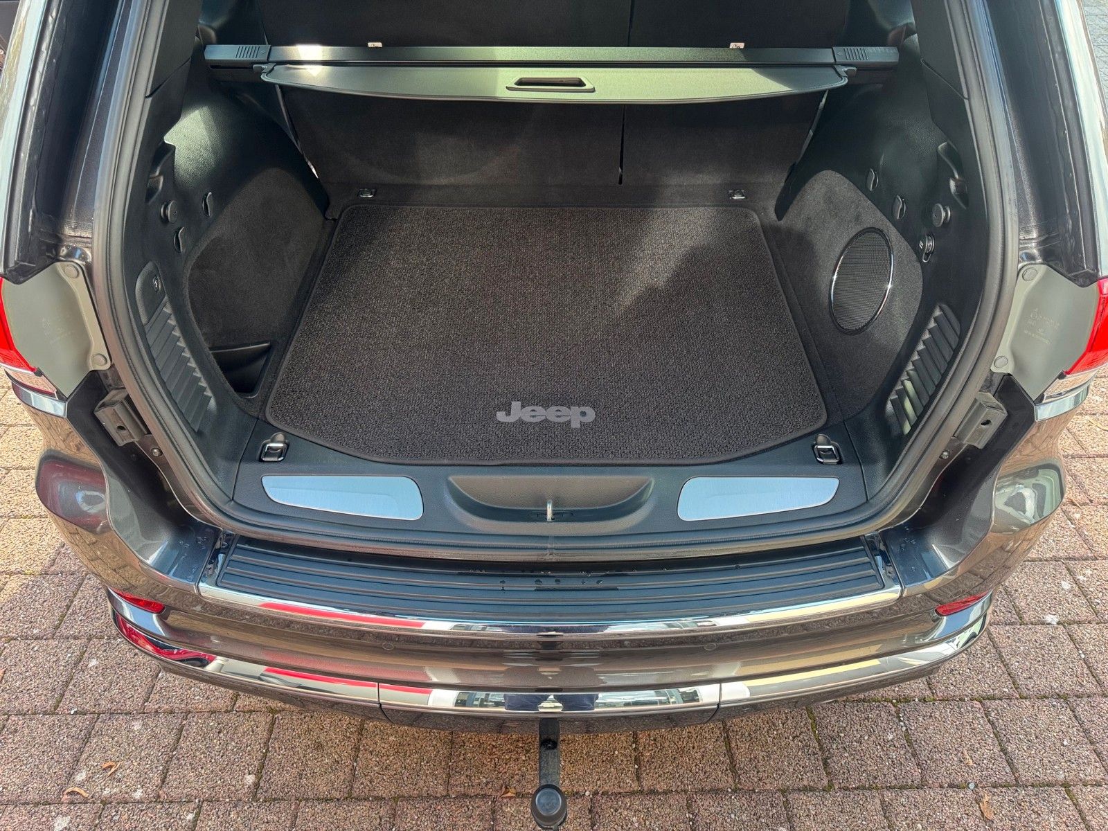 Fahrzeugabbildung Jeep Grand Cherokee 3.0 CRD Summit AHK Memory
