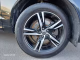 Volvo XC60 T4° R Design° AHK ° Sitzheizung v+h - Volvo: X60
