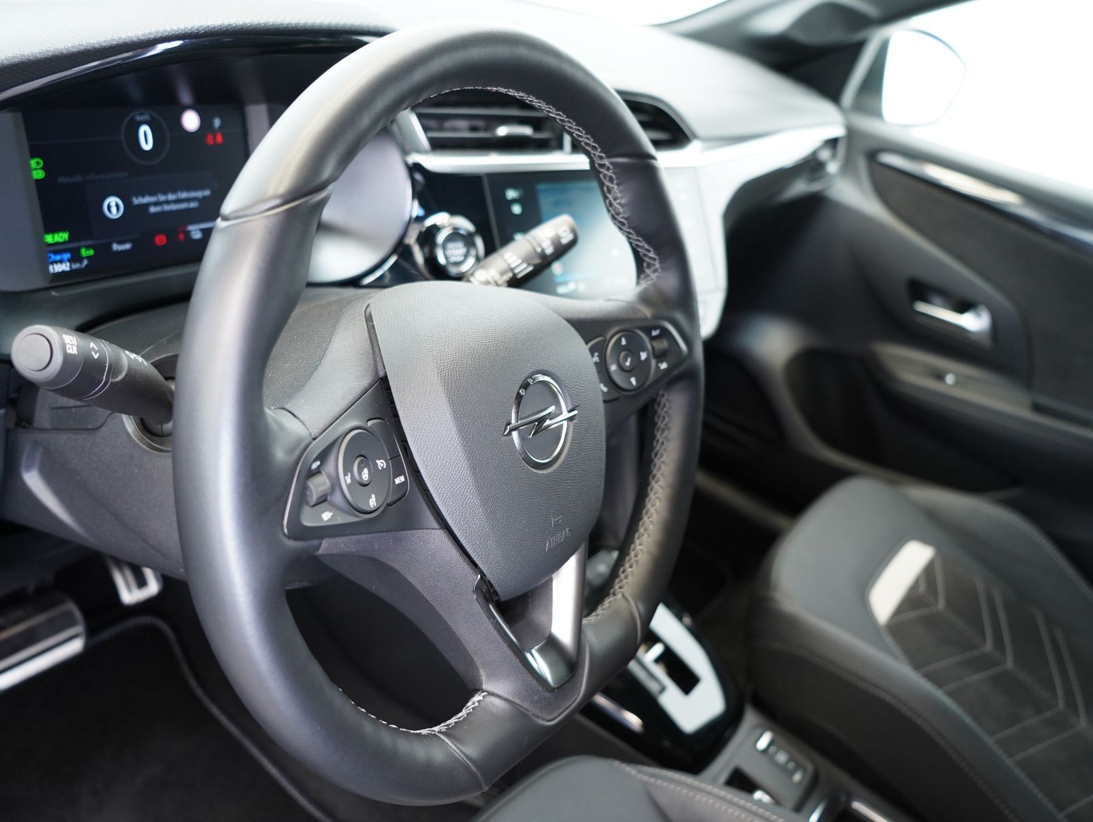 Fahrzeugabbildung Opel Corsa F e GS Line NAVI/LEDER/LM 17"/11KW/SOH