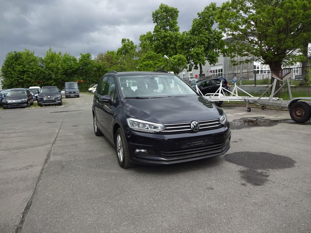 Image of Volkswagen Touran