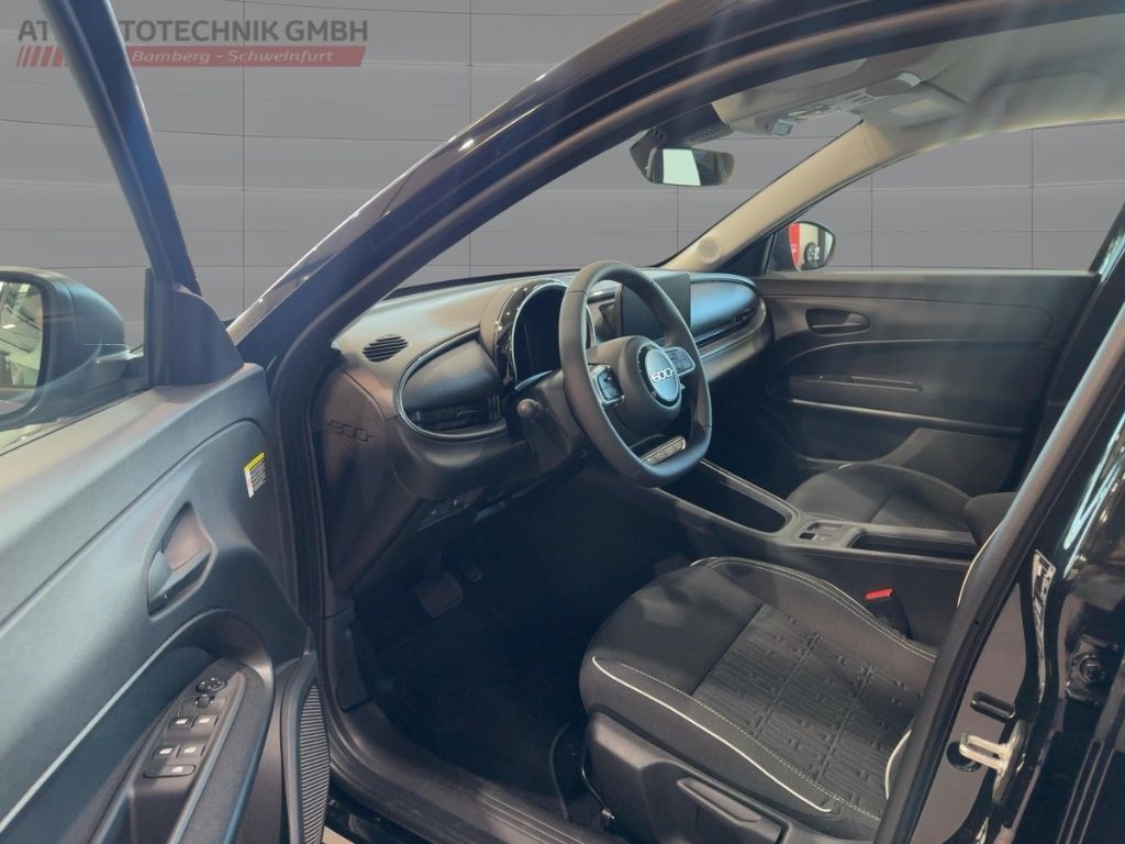 Fahrzeugabbildung Fiat 600 Hybrid MY25 Business Edition, Ganzjahresreif