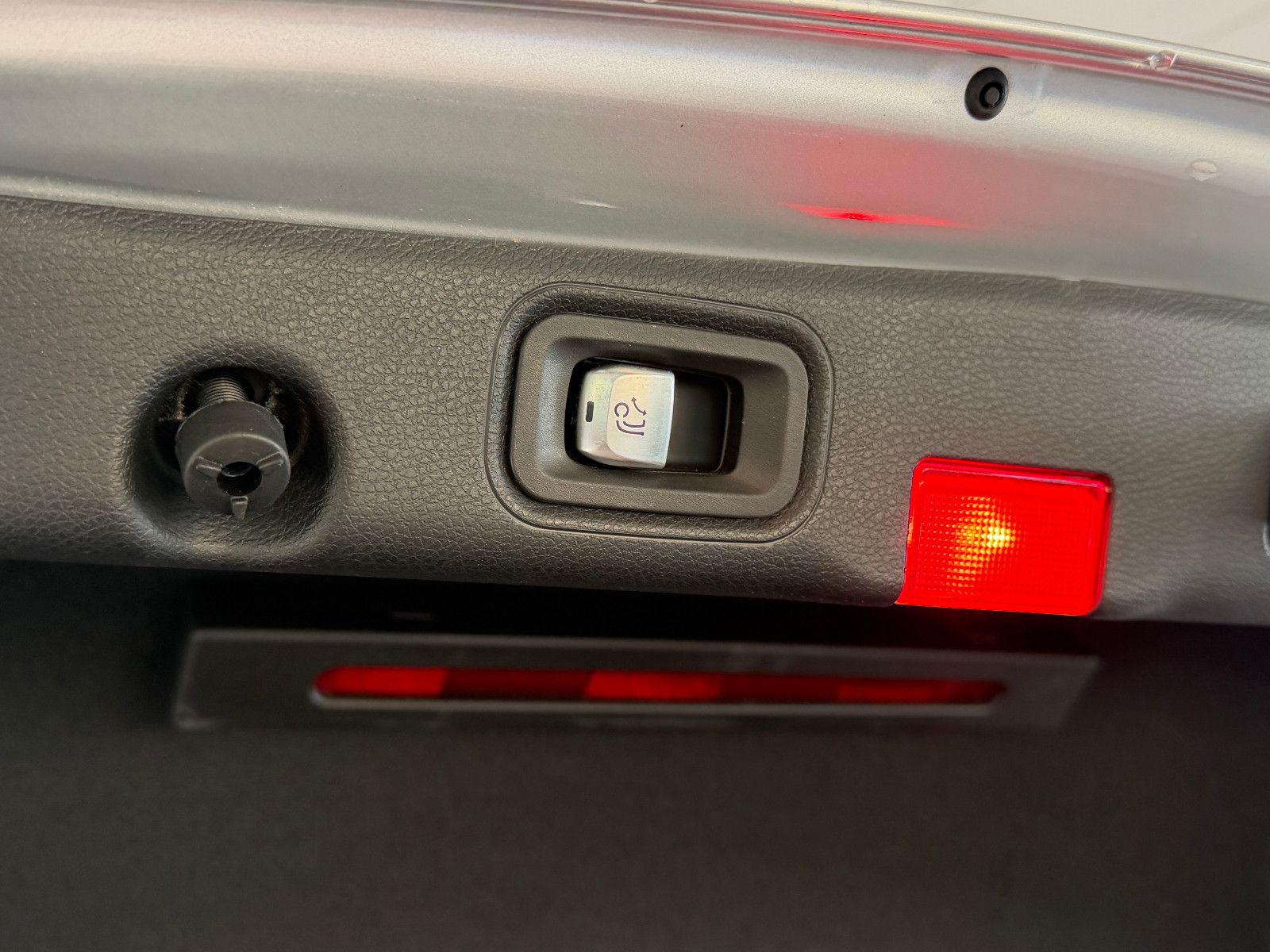 Fahrzeugabbildung Mercedes-Benz E 300 de/AMG/HEAD-UP/VIRTUAL/AMBIENTE/BURMESTER/