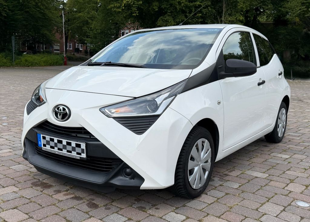 Image of Toyota Aygo (X)