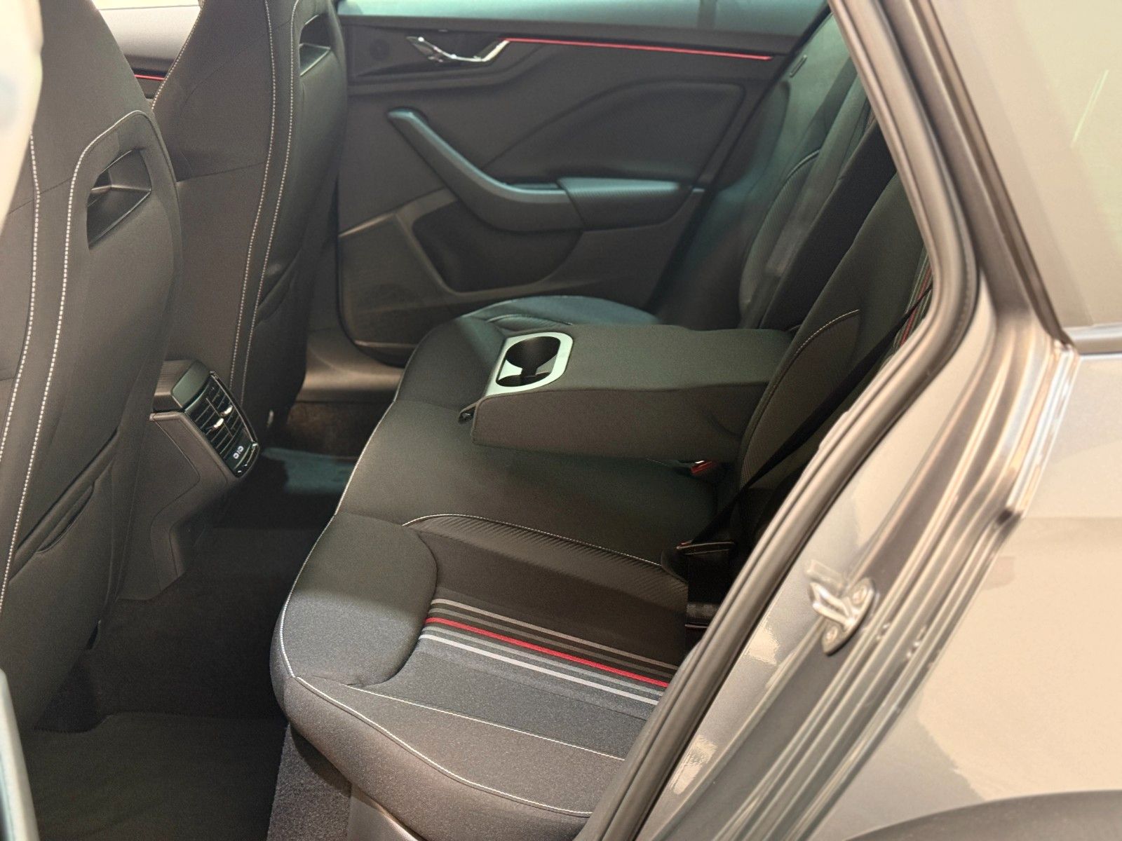 Fahrzeugabbildung SKODA Kamiq Monte Carlo / Matrix / AHK / Navi