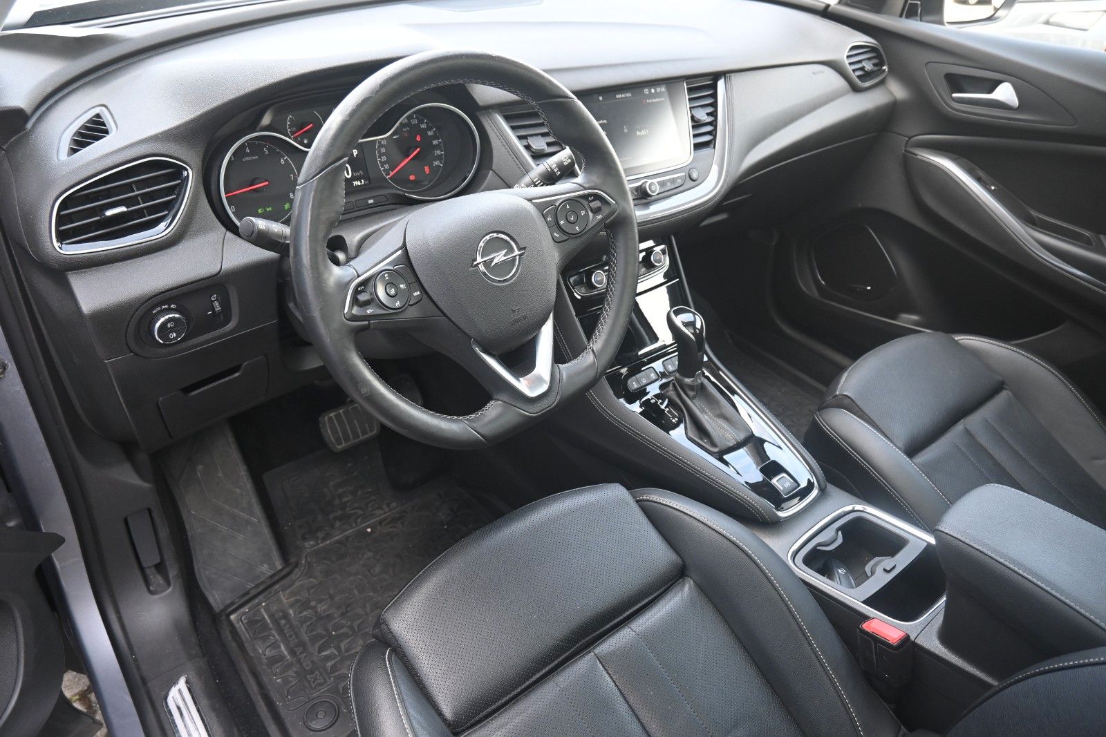 Fahrzeugabbildung Opel Grandland (X) 1.6 Turbo Autom. Ultimate*Pano*ACC