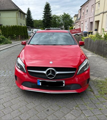 MERCEDES-BENZ A 200 d 4MATIC Style DCT Style