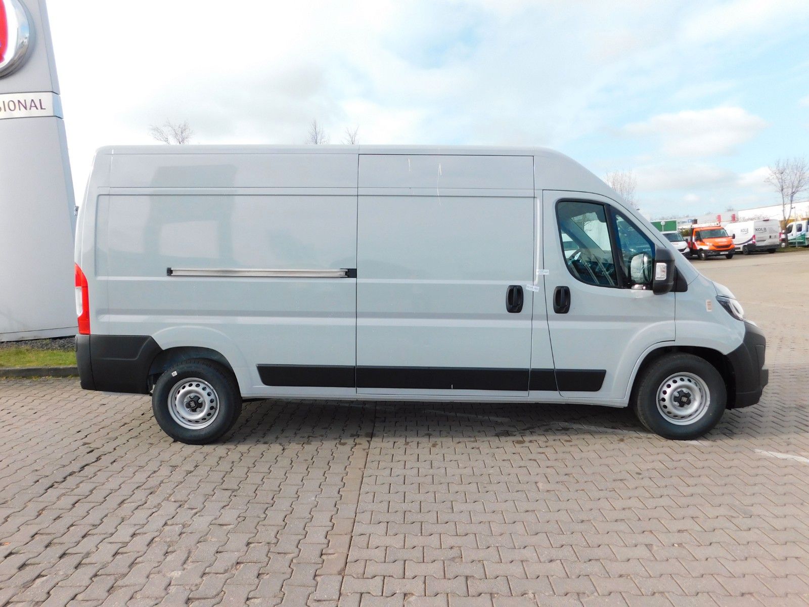 Fahrzeugabbildung Fiat Ducato H2 KaWa 35 L3H2 140 Autom/Full-LED