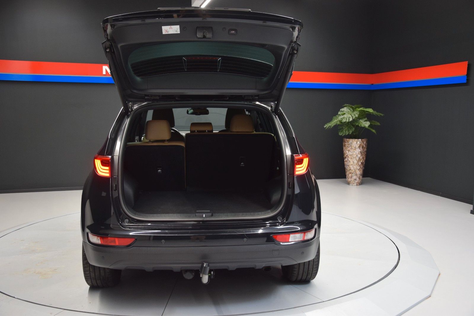 Fahrzeugabbildung Kia Sportage Platinum Edition 4WD Pano JBL Bi-Xenon