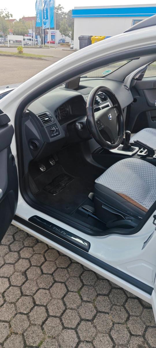 Volvo V50 2011 — photo 8