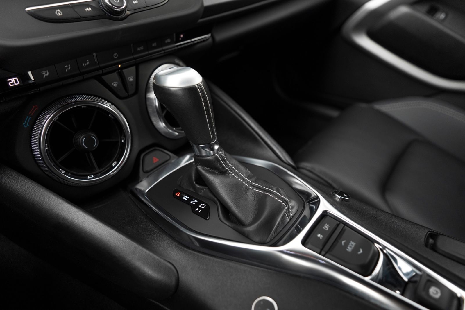 Fahrzeugabbildung Chevrolet Camaro LT 3,6L V6 KAM CARPLAY LEDER SHZ TEMPOMAT