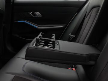 Fahrzeugabbildung BMW M340d xDr Hi-Fi M Sportfahrwerk Comfort Paket