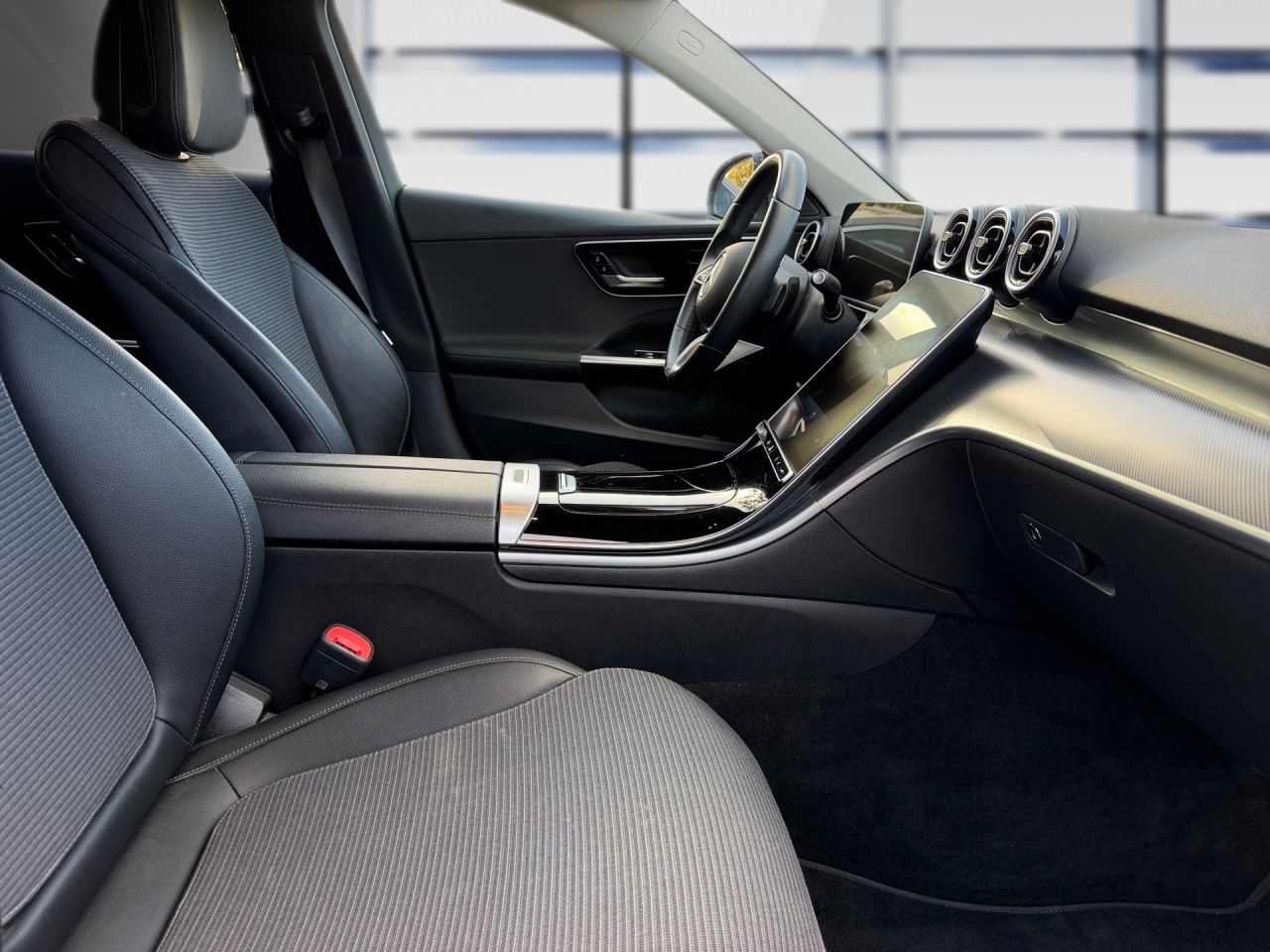 Fahrzeugabbildung Mercedes-Benz C 180 T AVANTGARDE+AHK+LED+CARPLAY+EL.HECKKL+