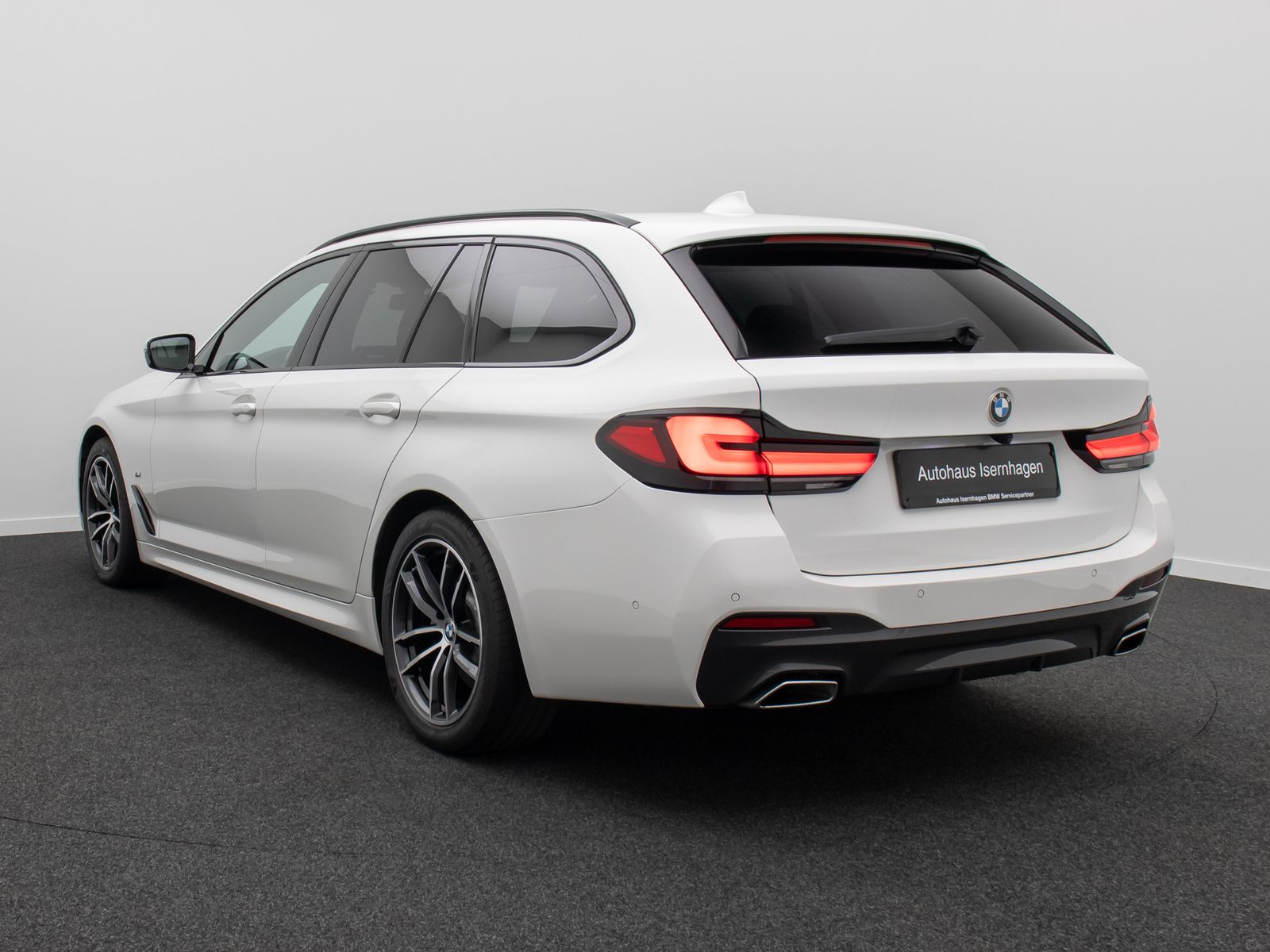 Fahrzeugabbildung BMW 520d xD M Sport HUD Kamera DAB Alarm AHK 18Zoll