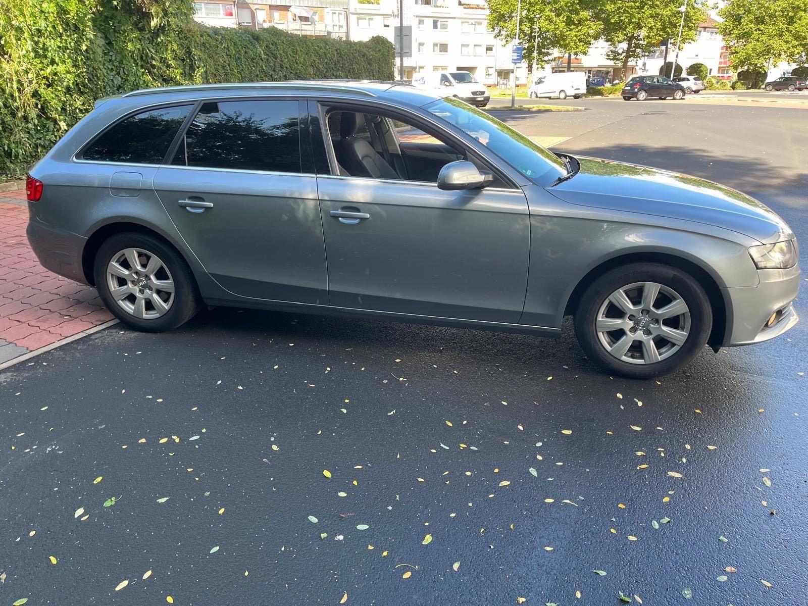 Audi A4 2009 — engine 120 HP (88kW)