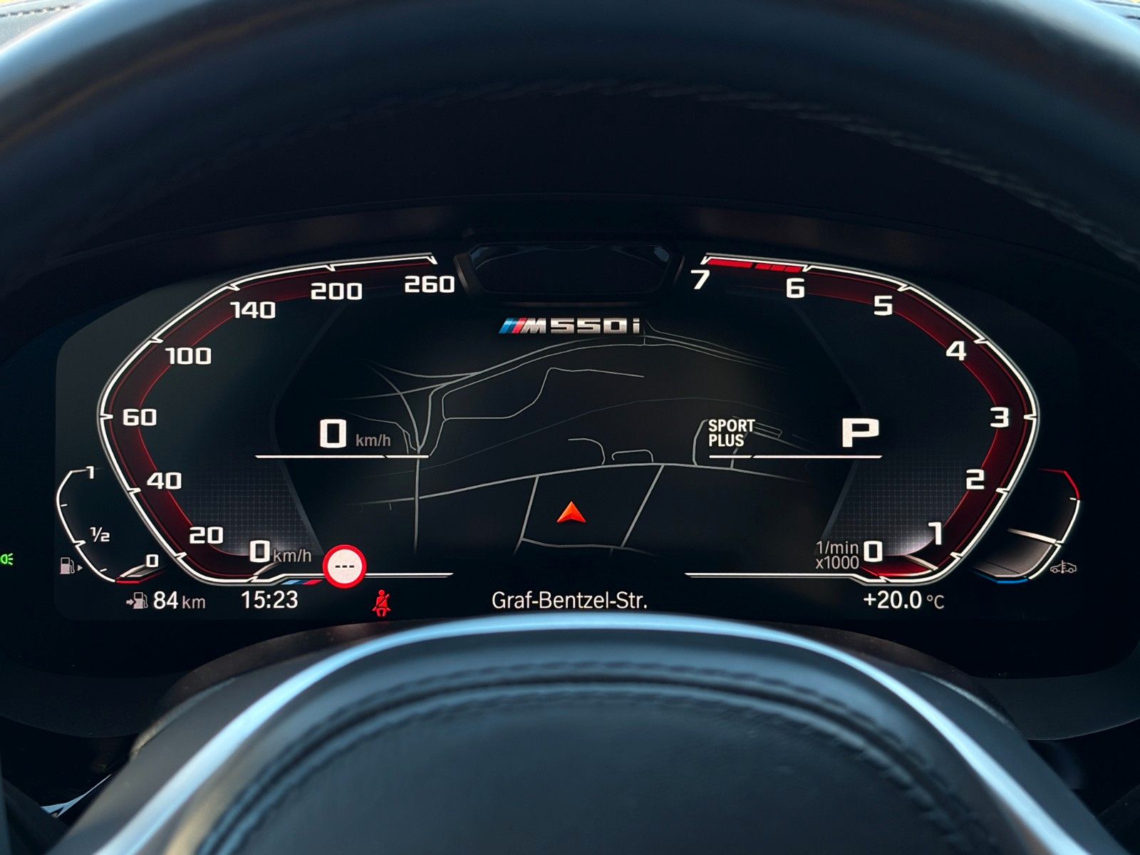 Fahrzeugabbildung BMW M550i xDr GSD Laser HuD 360° DAProf SBL H&K AHK