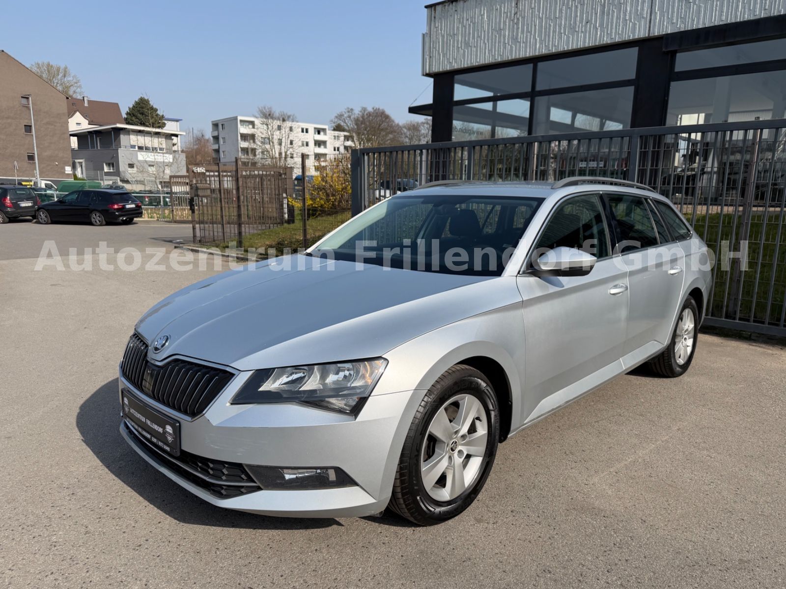 Skoda Skoda Superb Combi Ambition AUTOMATIK/PDC/INSP NEU