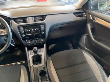 Skoda Octavia Combi Joy *1.HAND*PANO*ACC*NAVI*PDC*