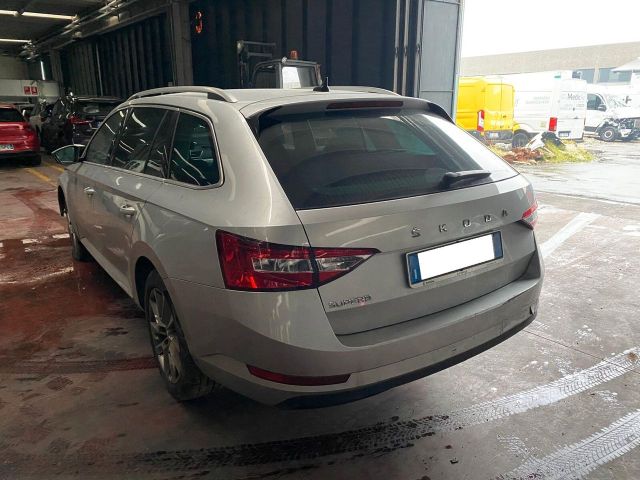 Skoda Superb Wagon 1.6 tdi 120cv dsg INCIDENTATA