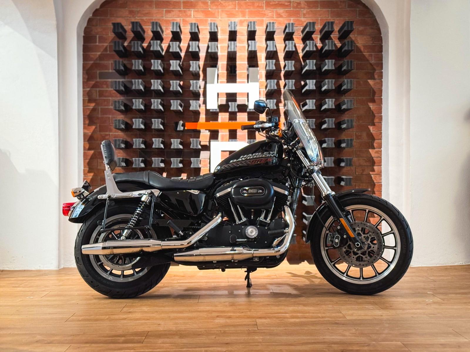 Harley-Davidson Sportster XL883R Roadster