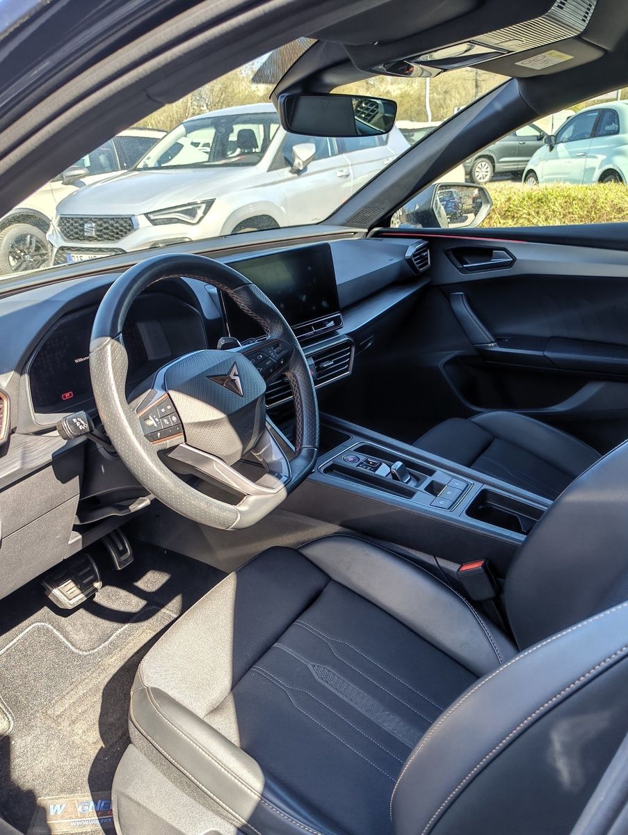 Fahrzeugabbildung CUPRA Leon 2.0 TSI (245 PS) DSG + ACC + SHZ
