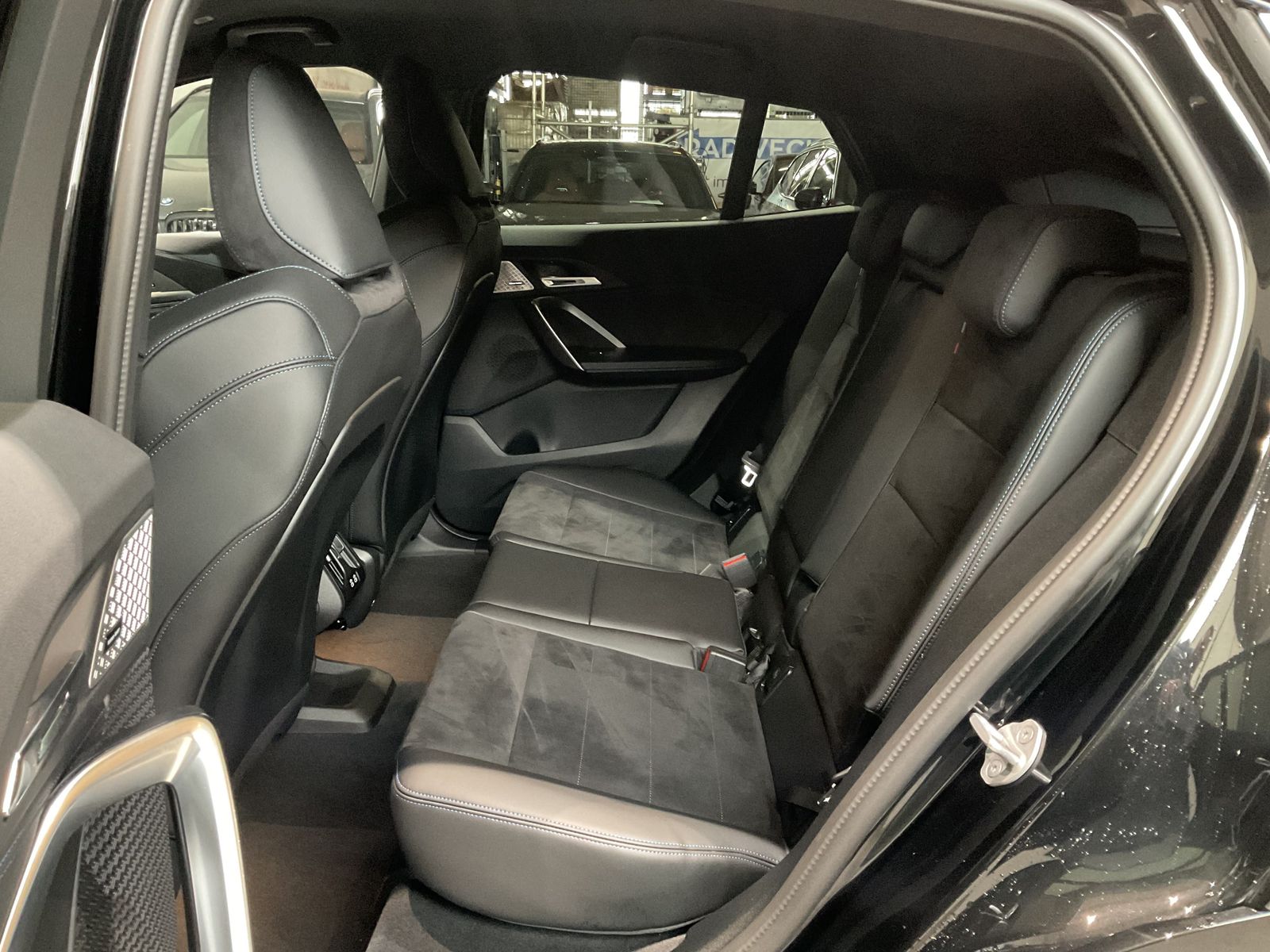 Fahrzeugabbildung BMW X2 sDrive20i M Sportpaket Aktivsitz 19 M LMR