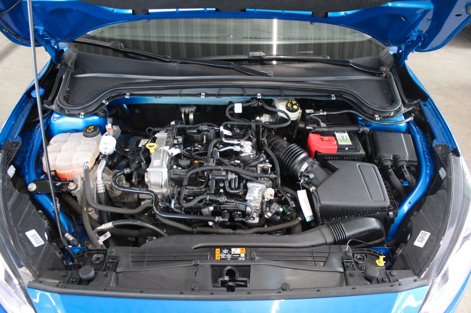 Fahrzeugabbildung Ford Focus Cool & Connect LED NAVI CAM PDC WinterPak.