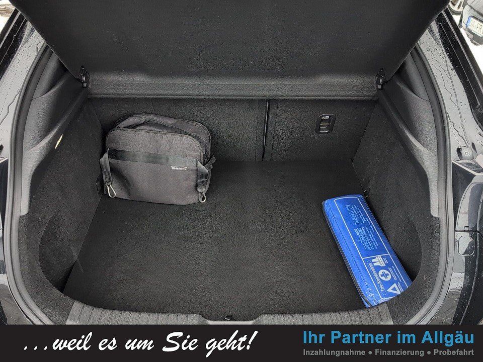 Fahrzeugabbildung Mazda MX-30 EV eSKY 35kWh MAKOTO PREM-P GARANTIE-02/29