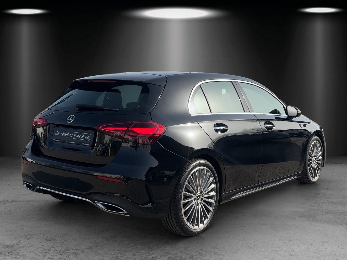 Fahrzeugabbildung Mercedes-Benz A 250 4M AMG Premium Standhz Pano Burme WinterPk