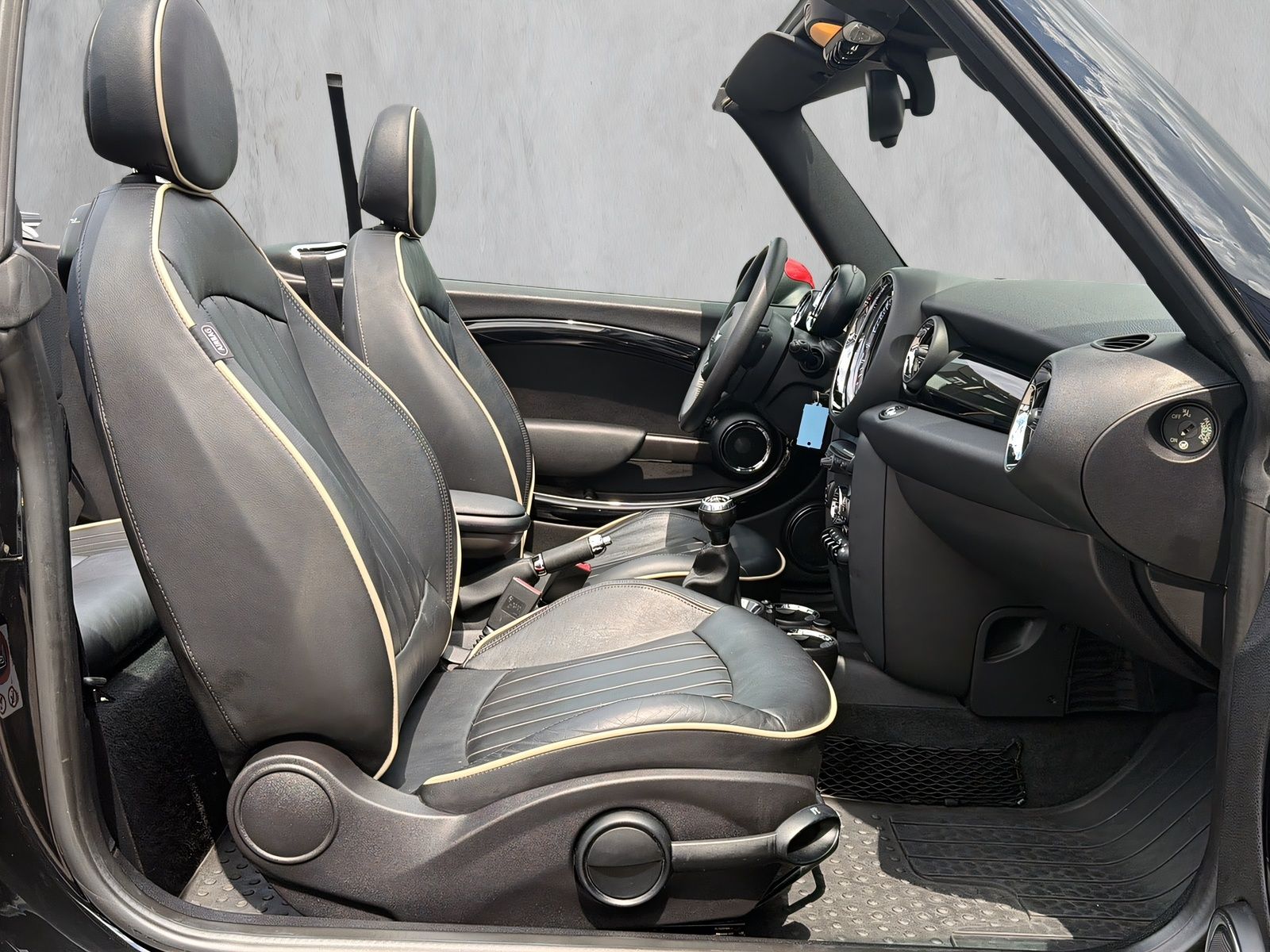 Fahrzeugabbildung MINI Cooper S Cabrio FACELIFT LEDER NAVI XENON H&K