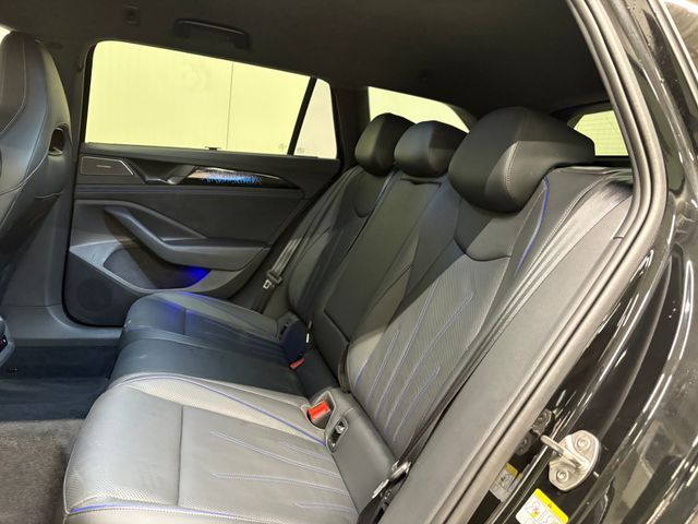 Passat Variant R-line 2.0 TDI DSG AHK STANDHZG