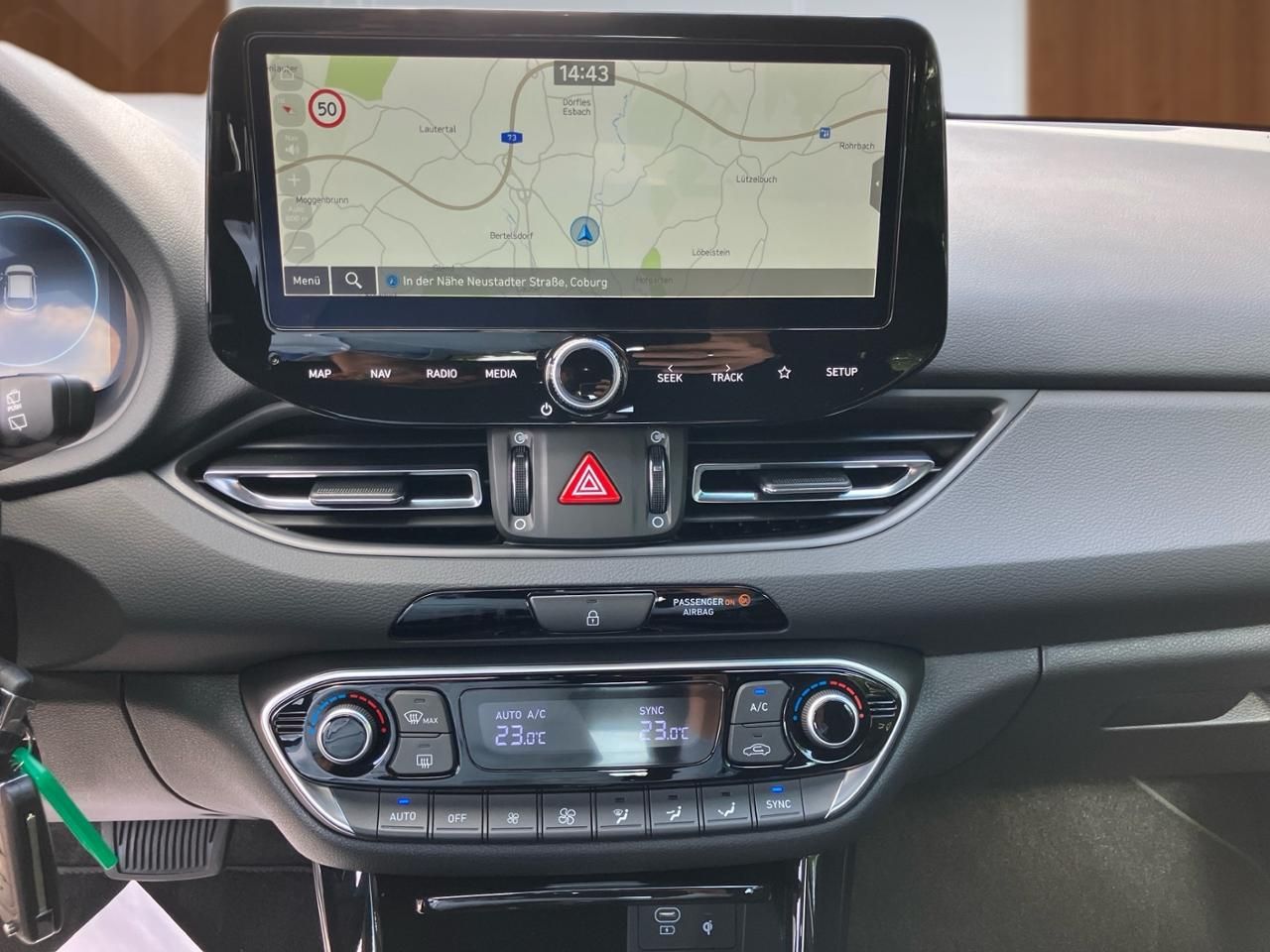 Fahrzeugabbildung Hyundai i30 ADVANTAGE LED*SHZ*LHZ*NAV*USB*CARPL