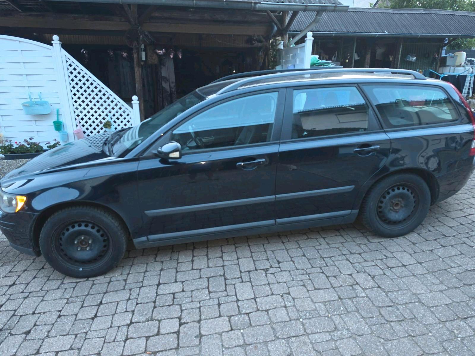 Volvo V50 2006 — engine 136 HP (100kW)