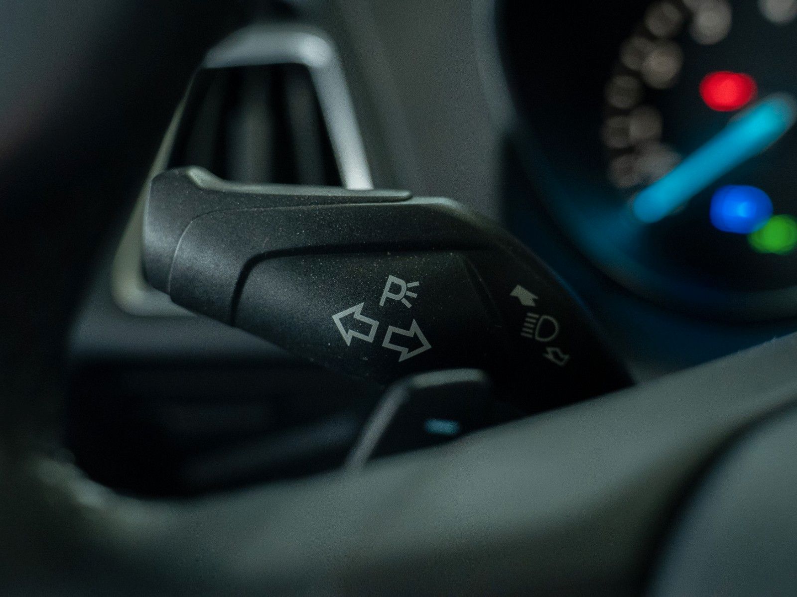 Fahrzeugabbildung Ford Kuga Titanium AUTOM./ALLRAD/NEUER MOTOR MIT 0 KM